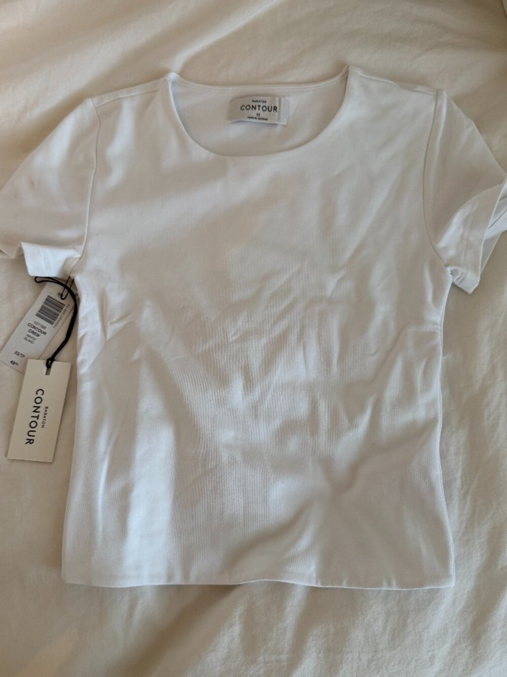 Aritzia contour white T shirt cropped top size XS, new with tags!